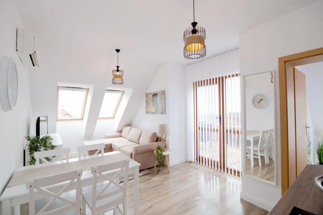 Four Seasons Apartment - Oasis Beach Resort Bliznatsi Eksteriør bilde