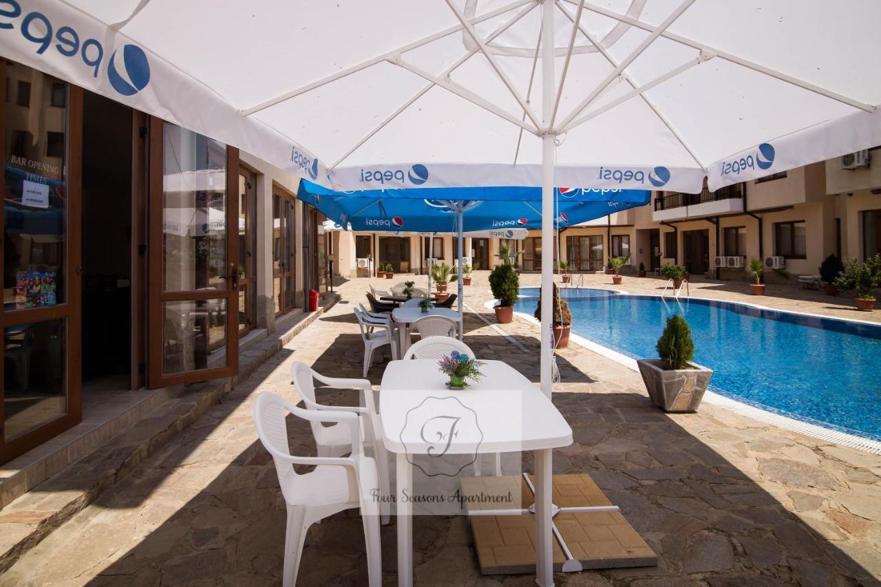 Four Seasons Apartment - Oasis Beach Resort Bliznatsi Eksteriør bilde