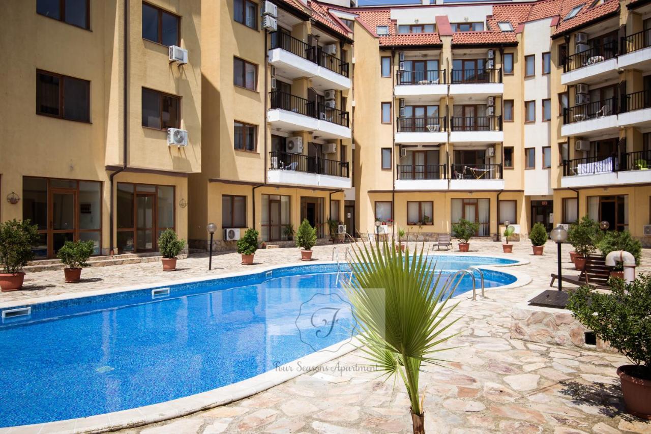 Four Seasons Apartment - Oasis Beach Resort Bliznatsi Eksteriør bilde
